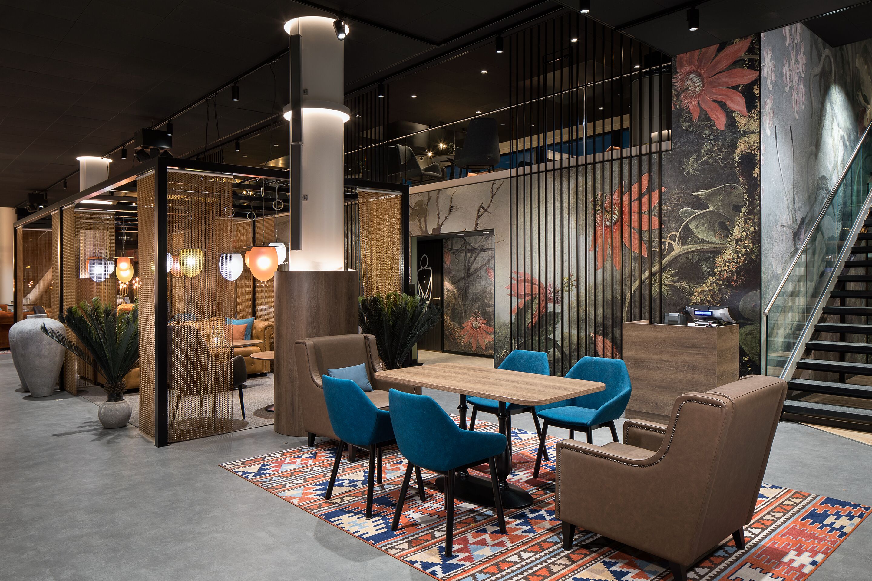 Lobby-lounge