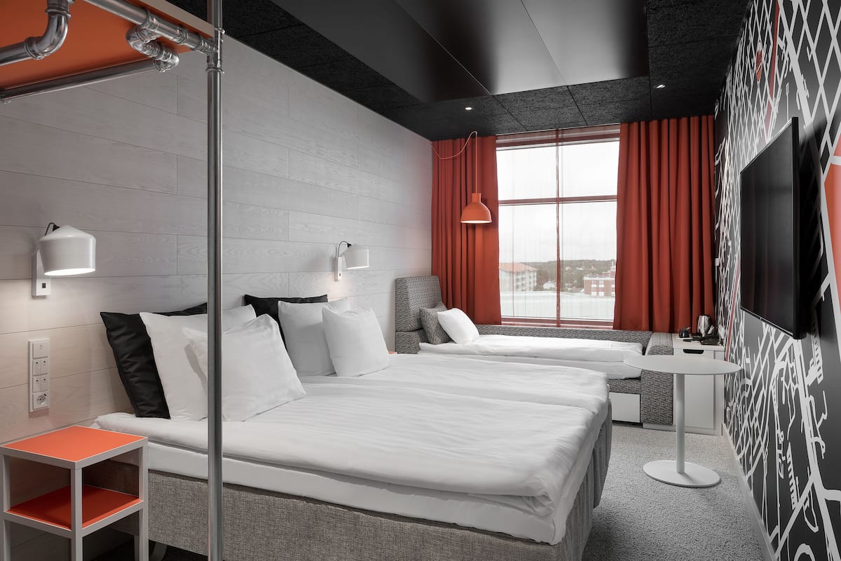 Standard Twin Room (Extra bed possibility)