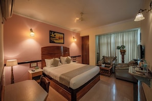 1 bedroom, minibar, individually decorated, individually furnished
