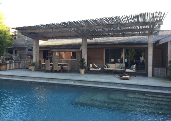 Piscine extérieure, piscine chauffée