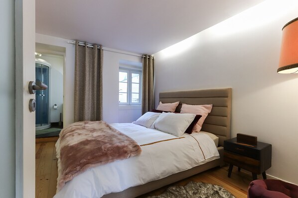 1 bedroom, iron/ironing board, travel cot, free WiFi