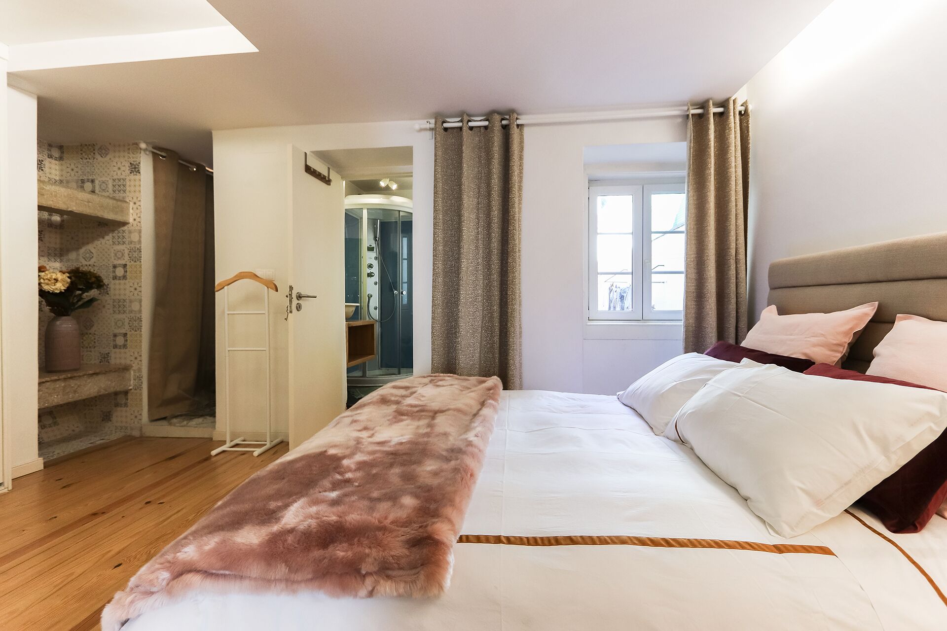 1 chambre, fer et planche à repasser, lit parapluie, Wi-Fi gratuit