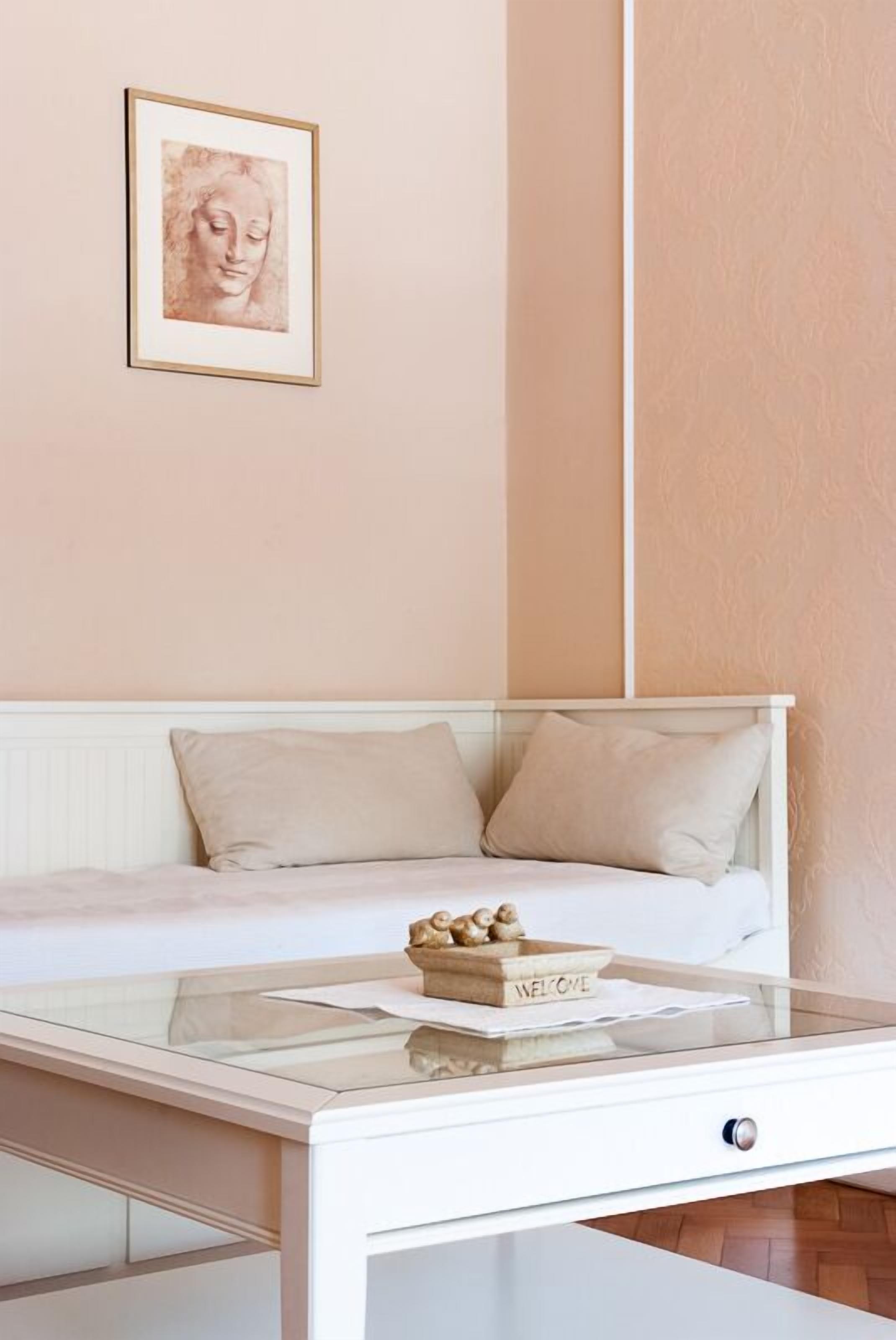 romantic studio suite | living area | 32-inch flat-screen tv with digital channels, tv