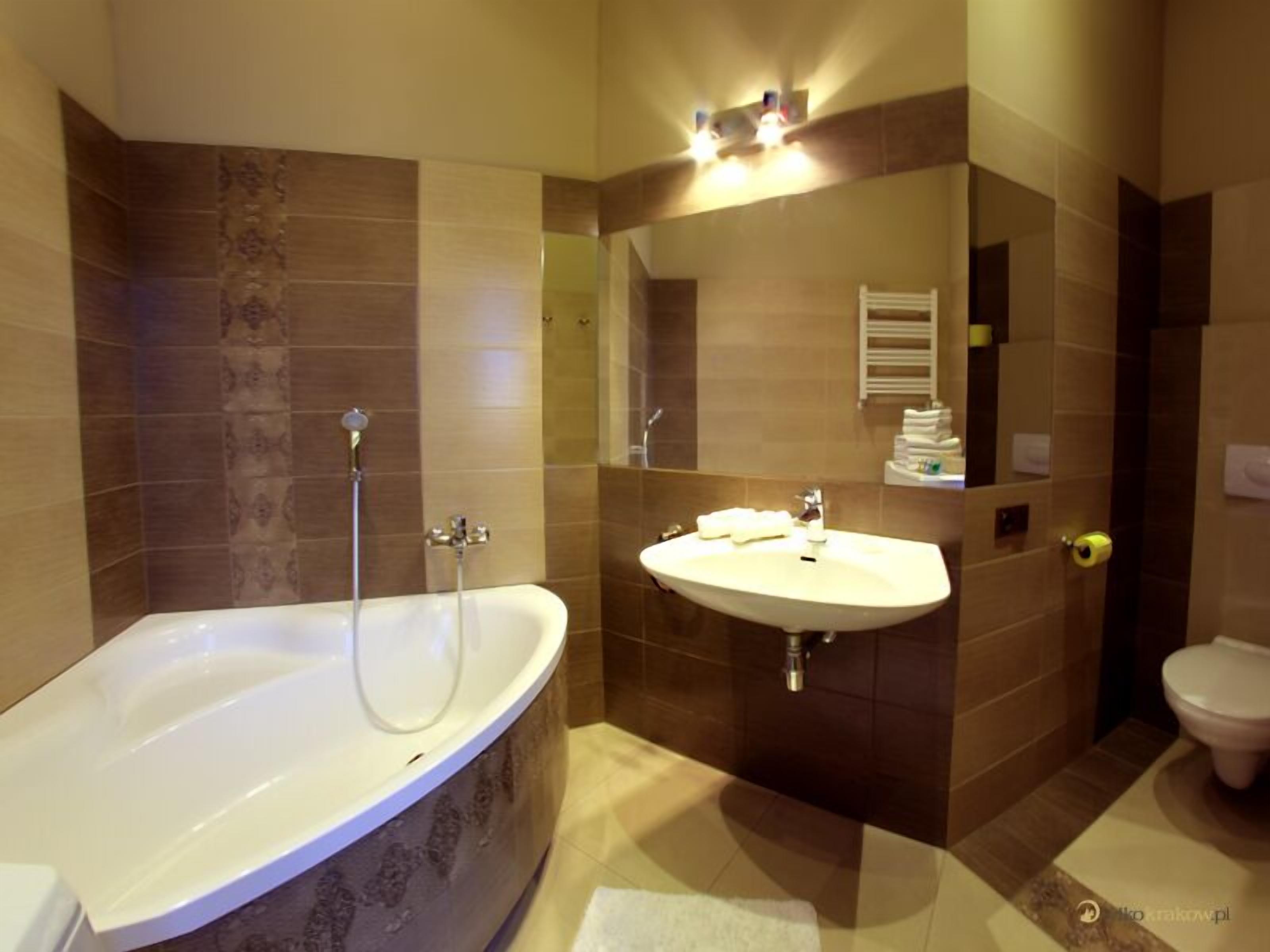 comfort apartment, 2 bathrooms | bathroom | free toiletries, hair dryer, towels, soap