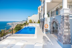 Villa, 4 chambres, piscine privée, vue mer | Extérieur