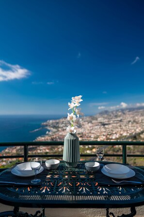 Balcony - Atlantic Ocean Apartment (Funchal)