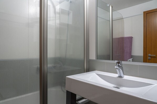 Bathroom - Blue Sky Funchal (Funchal)