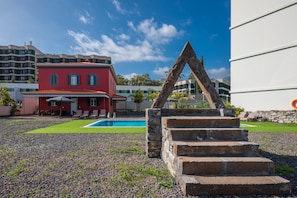 Exterior detail - Century House (Funchal)