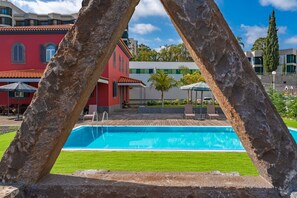 Exterior detail - Century House (Funchal)