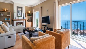 Villa, 3 Bedrooms, Pool Access, Sea View | Living room - Designed Villa - Palheiro Village (Funchal)