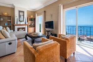 غرفة المعيشة