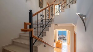 Staircase - Designed Villa - Palheiro Village (Funchal)