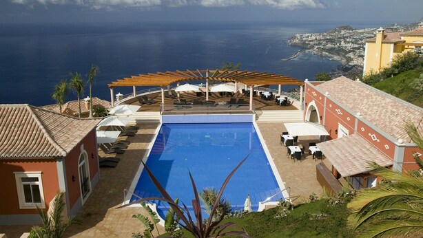 Outdoor pool - Designed Villa - Palheiro Village (Funchal)