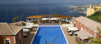 Designed Villa - Palheiro Village