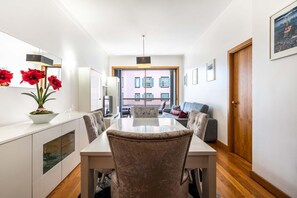 Apartment, 2 Bedrooms, Balcony | In-room dining - Miramar Apartment (Funchal)