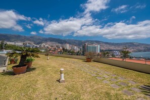 Property grounds - Miramar Apartment (Funchal)