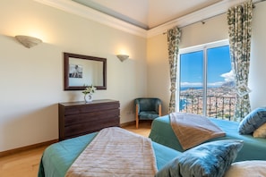 2 bedrooms, individually decorated, individually furnished