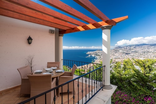 Scenic Apartment - Palheiro Village