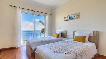 3 bedrooms, individually decorated, individually furnished