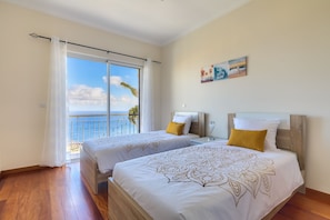 3 habitaciones, decoración personalizada y muebles diferentes