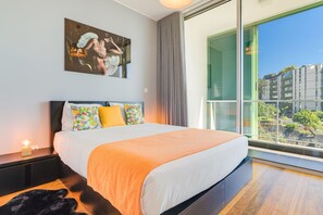 3 bedrooms, soundproofing, iron/ironing board, free cots/infant beds - Vista Savoy Apartment (Funchal)