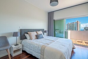 Villa, 4 Bedrooms, Private Pool | 4 bedrooms, desk, laptop workspace, free cribs/infant beds - Villa Nogueira IV (Funchal)