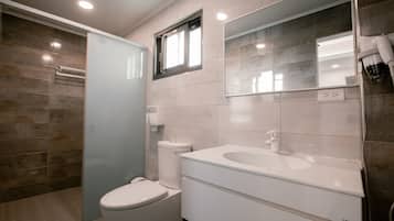 Quarto casal | 1 quarto, escrivaninha, Wi-Fi de cortesia, roupa de cama