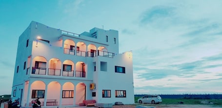 Fachada. Polaris B&B