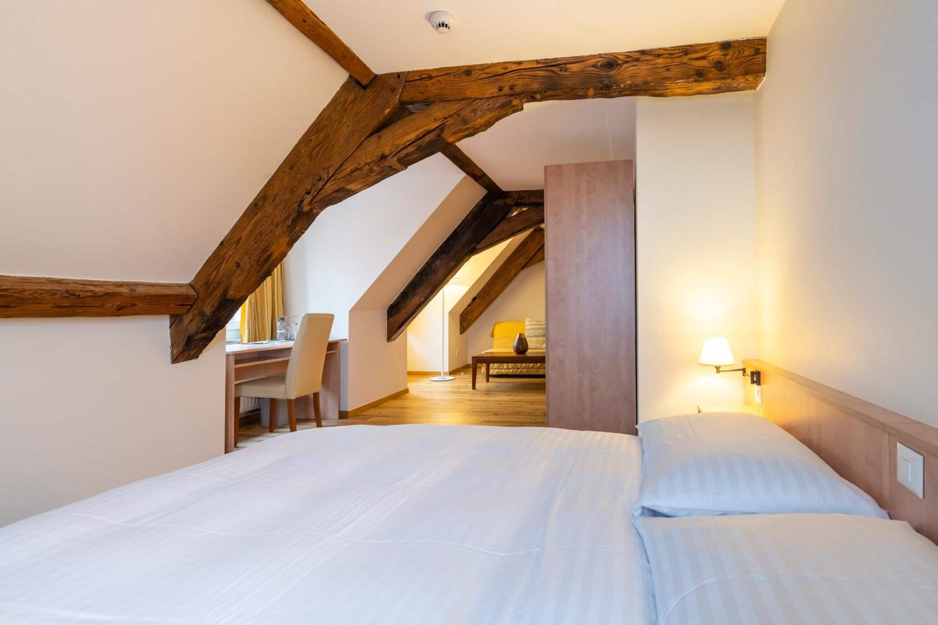 1 bedroom, individually decorated, individually furnished, desk