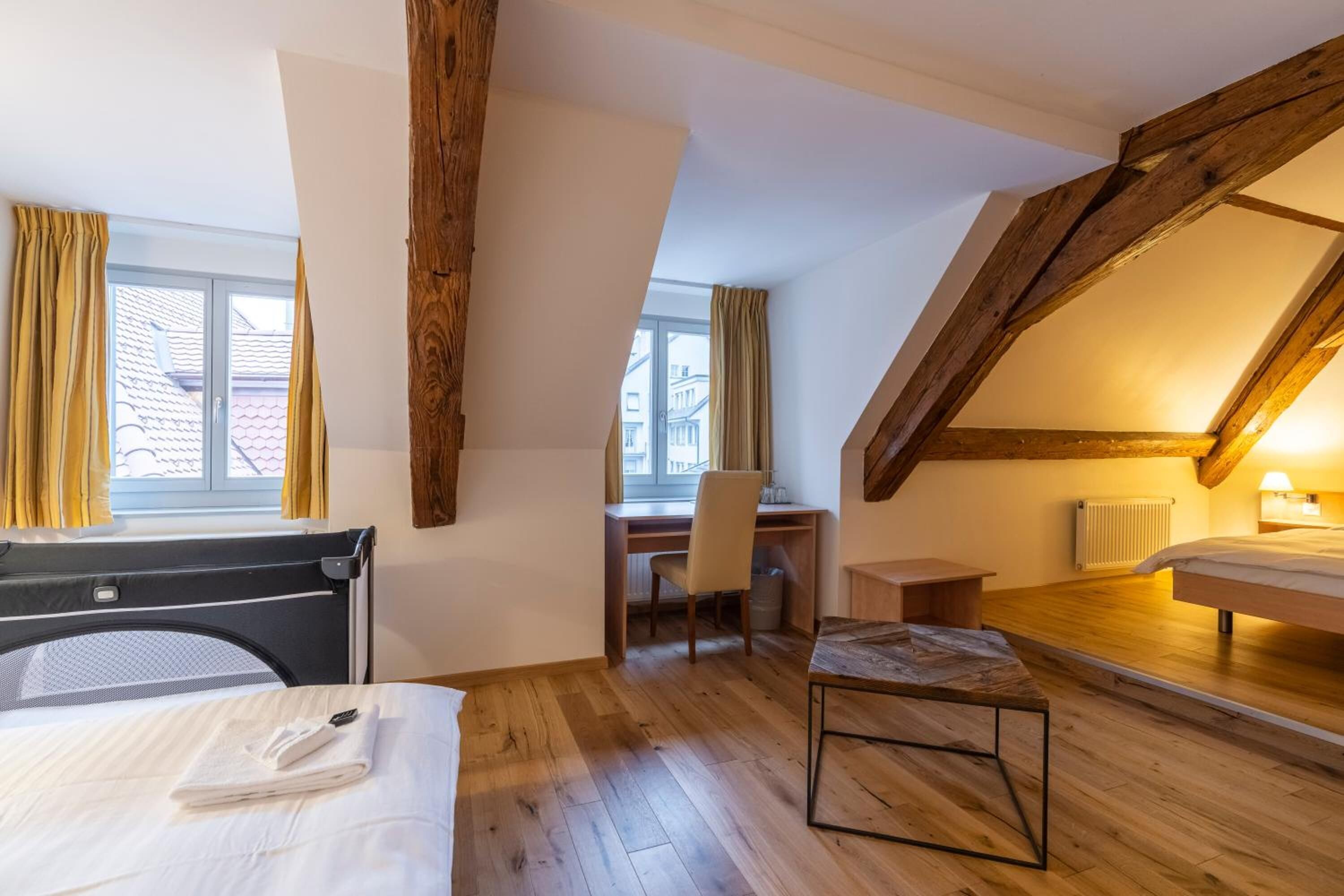 1 bedroom, individually decorated, individually furnished, desk