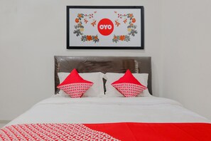Escritorio, wifi gratis y ropa de cama 