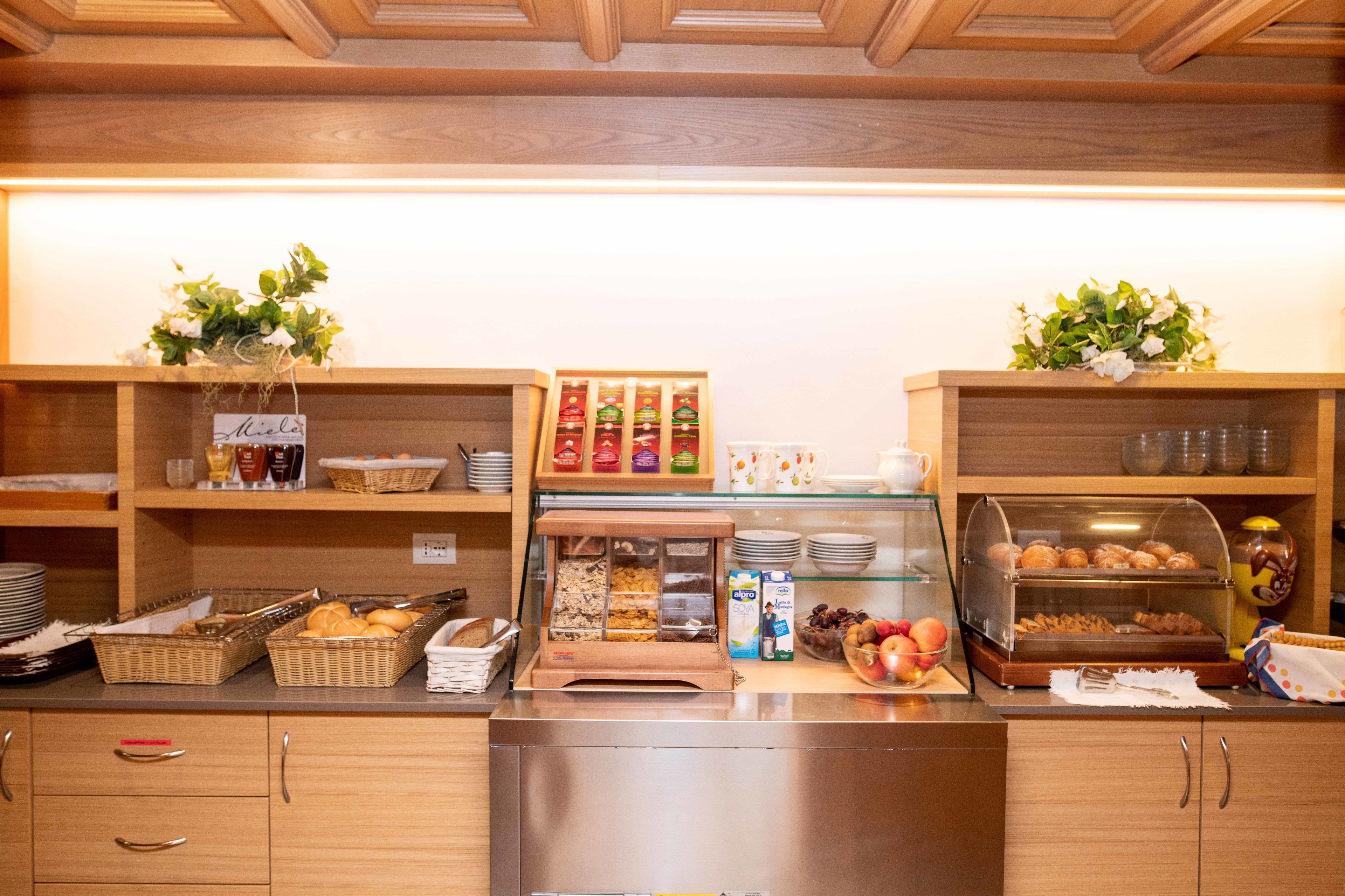 Daily buffet breakfast (EUR 8 per person)