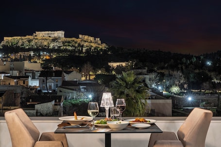 Restaurante. Athenaeum Eridanus Luxury Hotel