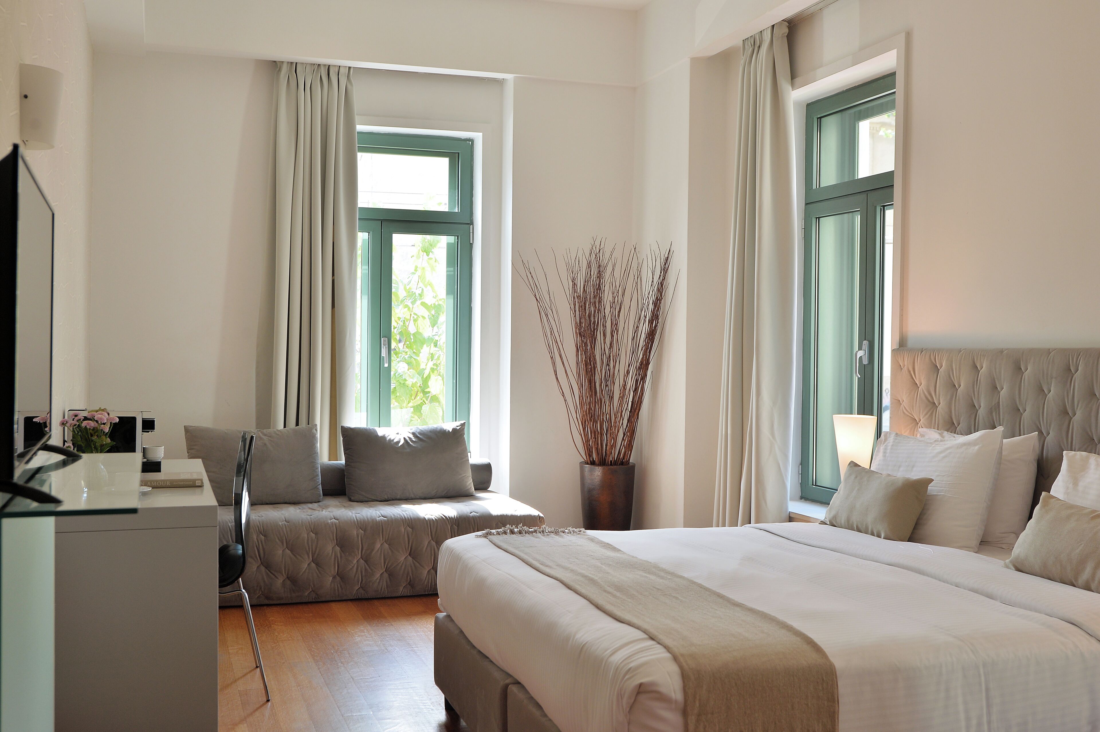 junior suite | 1 bedroom, hypo-allergenic bedding, minibar, in-room safe