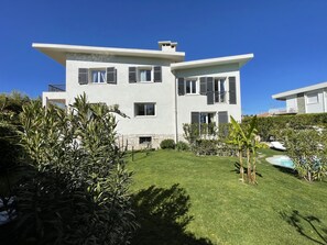Front of property - Villa Louise-Rose (Villeneuve-Loubet)
