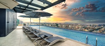 Luxcity Hotel & Apartment