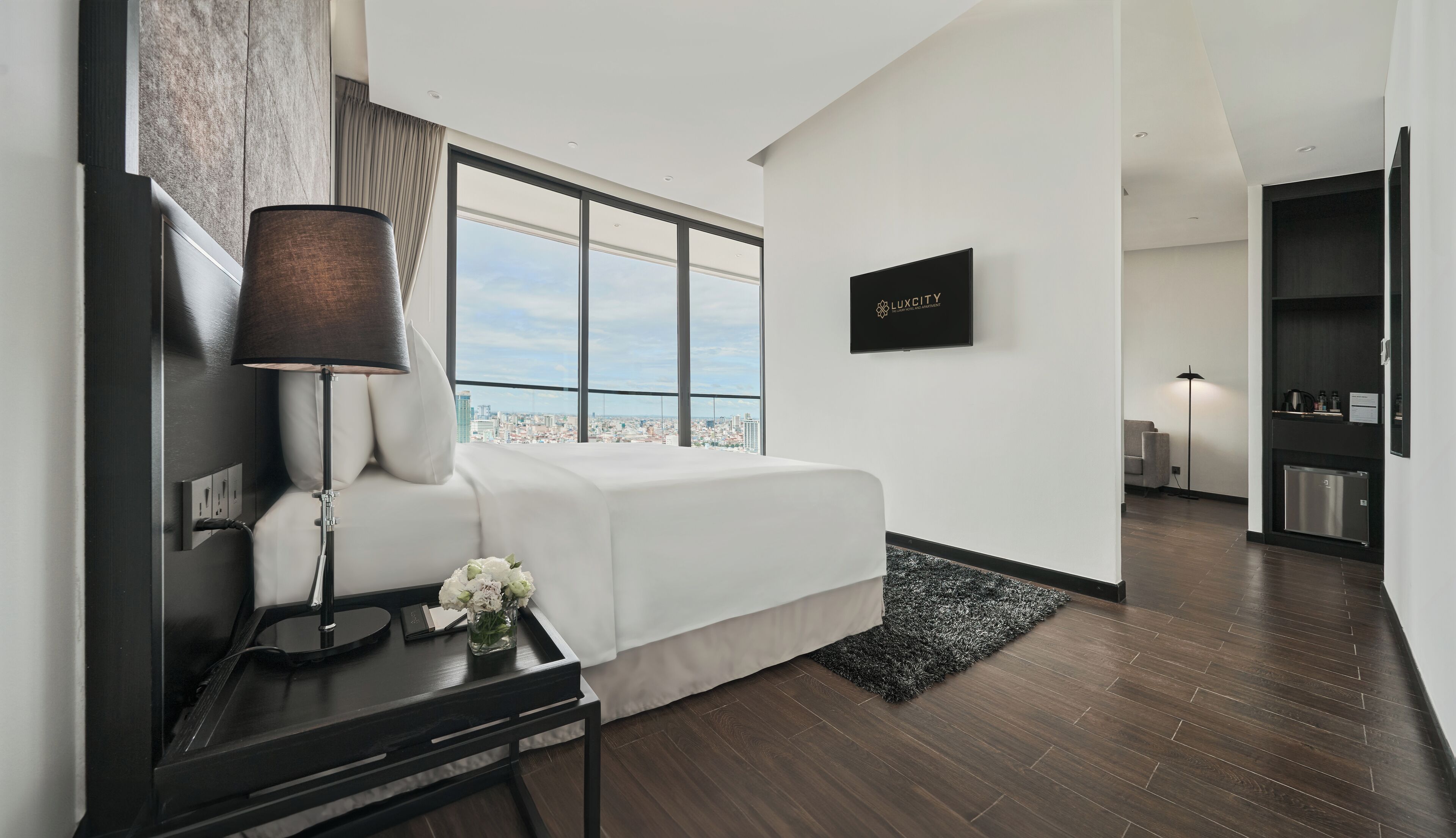 deluxe premium | 4 bedrooms, premium bedding, minibar, in-room safe