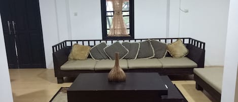 Maison, 2 chambres | Aire de séjour