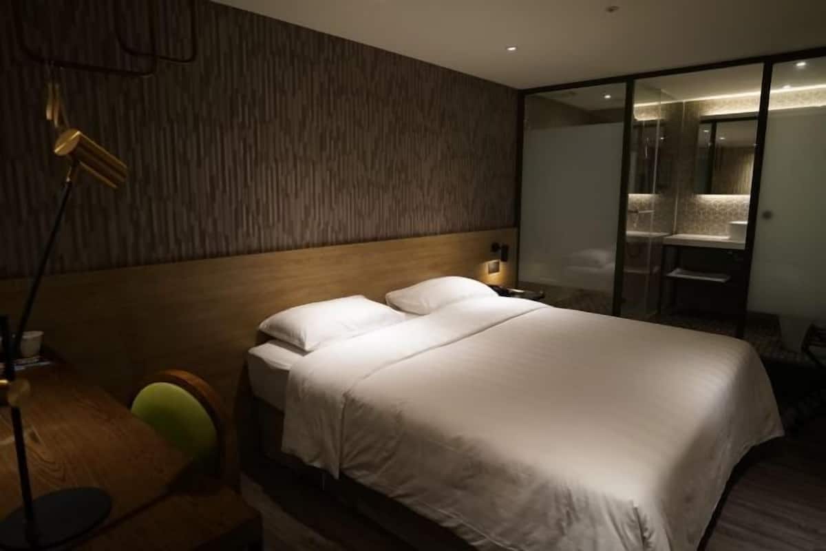 1 bedroom, premium bedding, in-room safe, individually furnished