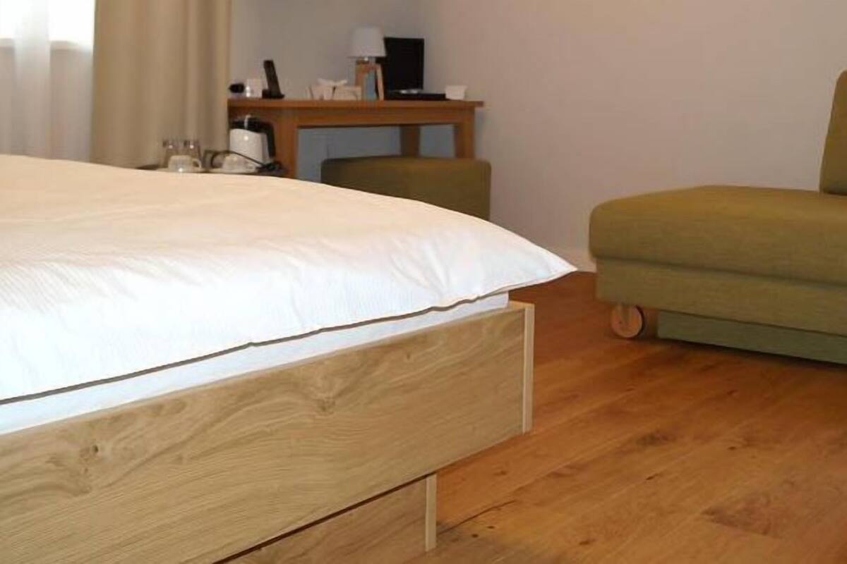Triple Room | Minibar, in-room safe, desk, laptop workspace