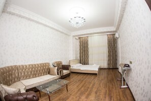 Comfort Apartment | Desk, iron/ironing board, free WiFi - Bakuvi Tourist Apartment B101 (Baku)