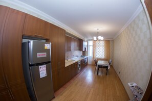 公寓 | 私人廚房 | 大型雪櫃/冰箱、微波爐、爐具、電熱水壺