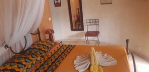 Standard Double Room Single Use | In-room safe, individually decorated, individually furnished, desk - Auberge Le Dakan (Mbour)