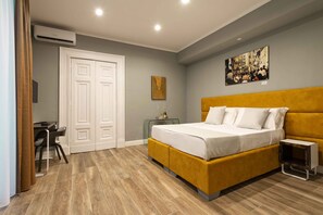 Studio Suite | Minibar, in-room safe, desk, blackout curtains - Dante Maison De Luxe (Naples)