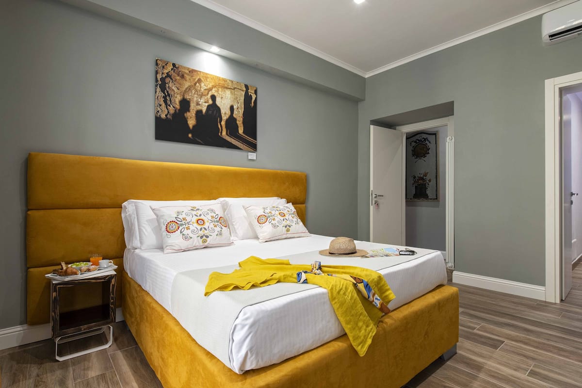 1 bedroom, minibar, desk, soundproofing