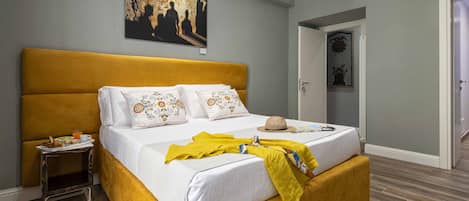 Minibar, desk, soundproofing, free WiFi