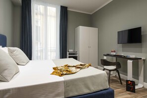 Minibar, desk, soundproofing, free WiFi - Dante Maison De Prestige (Naples)