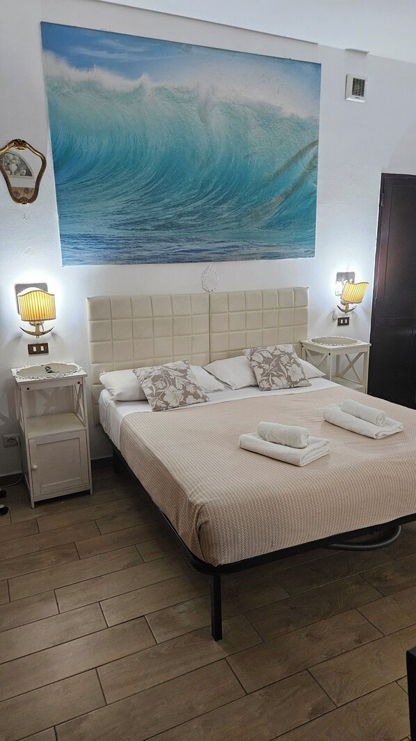 1 bedroom, in-room safe, iron/ironing board, free WiFi