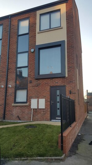 Fachada de la propiedad