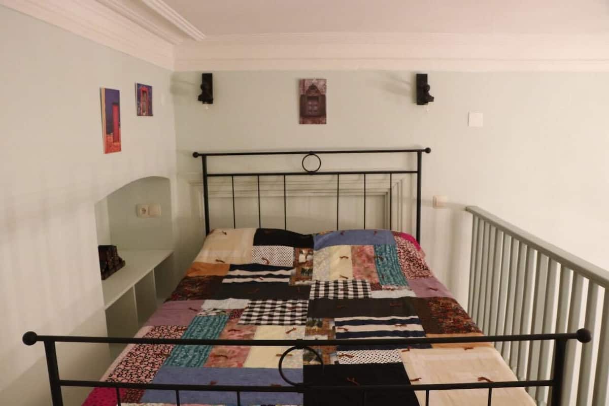 Business Double or Twin Room | Premium bedding, iron/ironing board, cribs (free), WiFi (free)